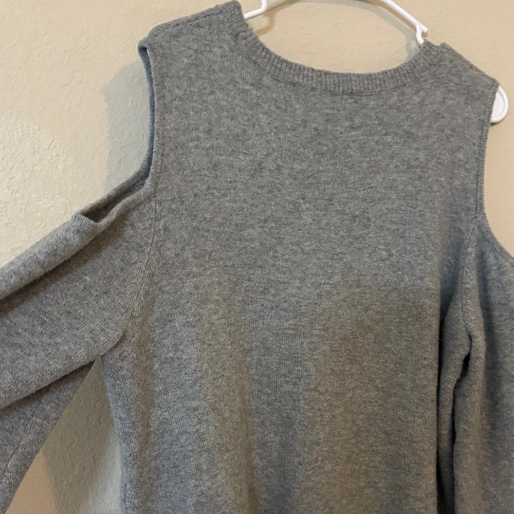 LOFT Gray Women's Cold Shoulder Sweater (Fair condition) - Picture 5 of 8